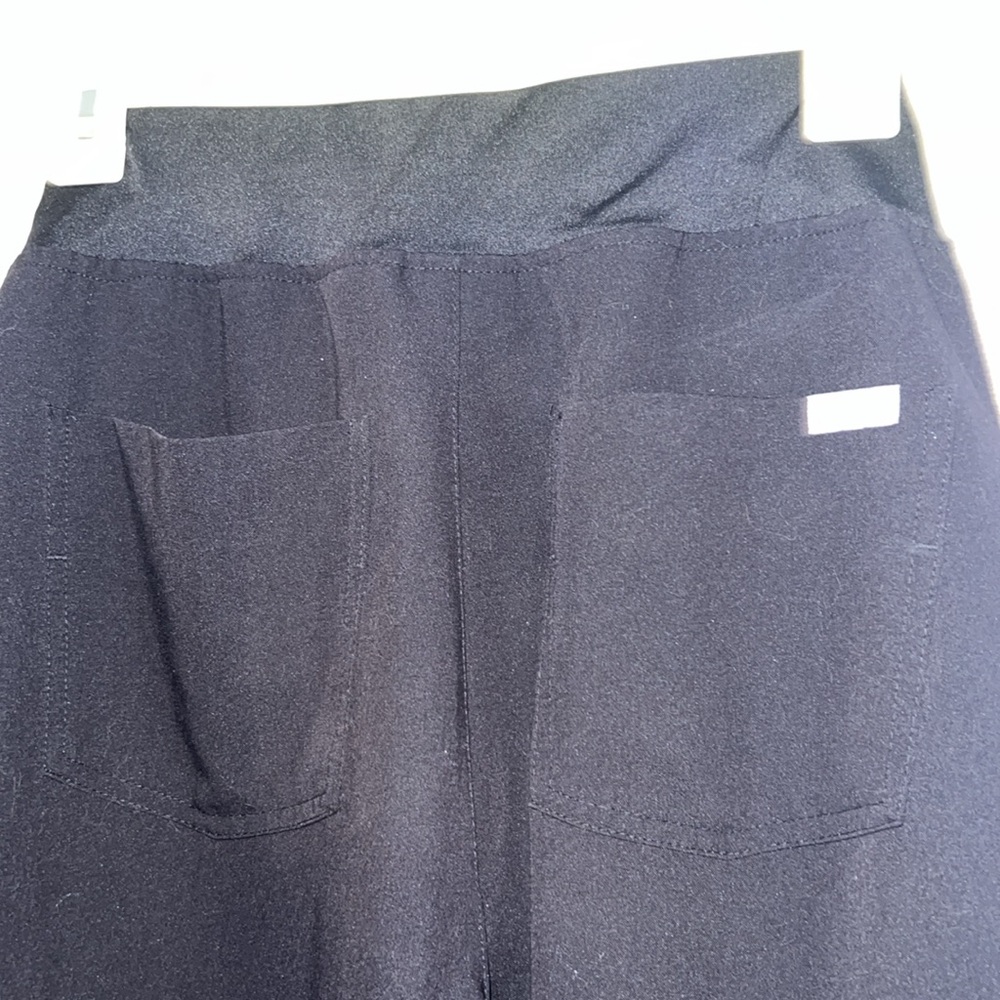 FIGS Black scrub pants - Picture 6 of 8